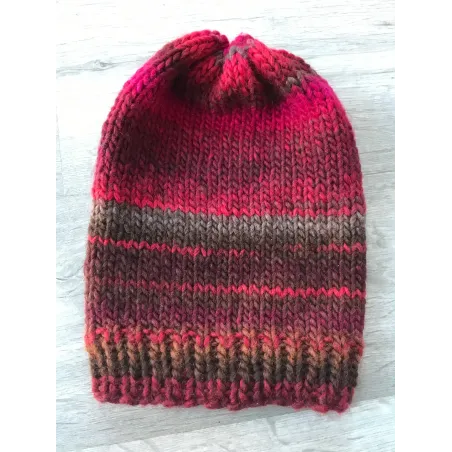 Bonnet rouge et brun