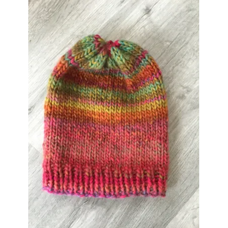 Bonnet rose, vert et jaune