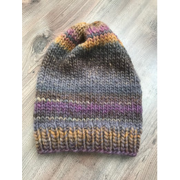 Bonnet gris, violet et ocre