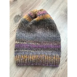 Bonnet gris, violet et ocre